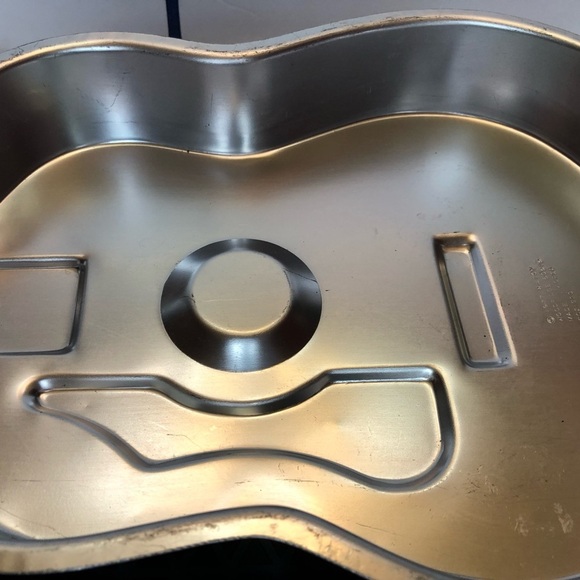 Vintage Wilton Cake Baking Pan Guitar 1977 - Picture 4 of 11